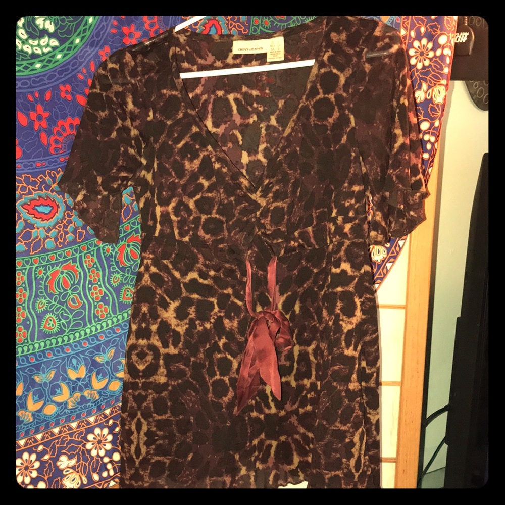 DKNY Leopard Print top size SMALL 🐆
